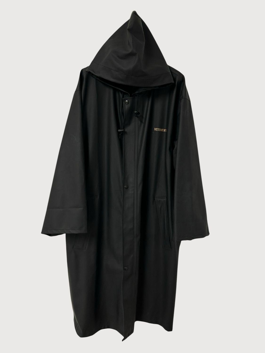 Vetements FW2018 Logo Raincoat