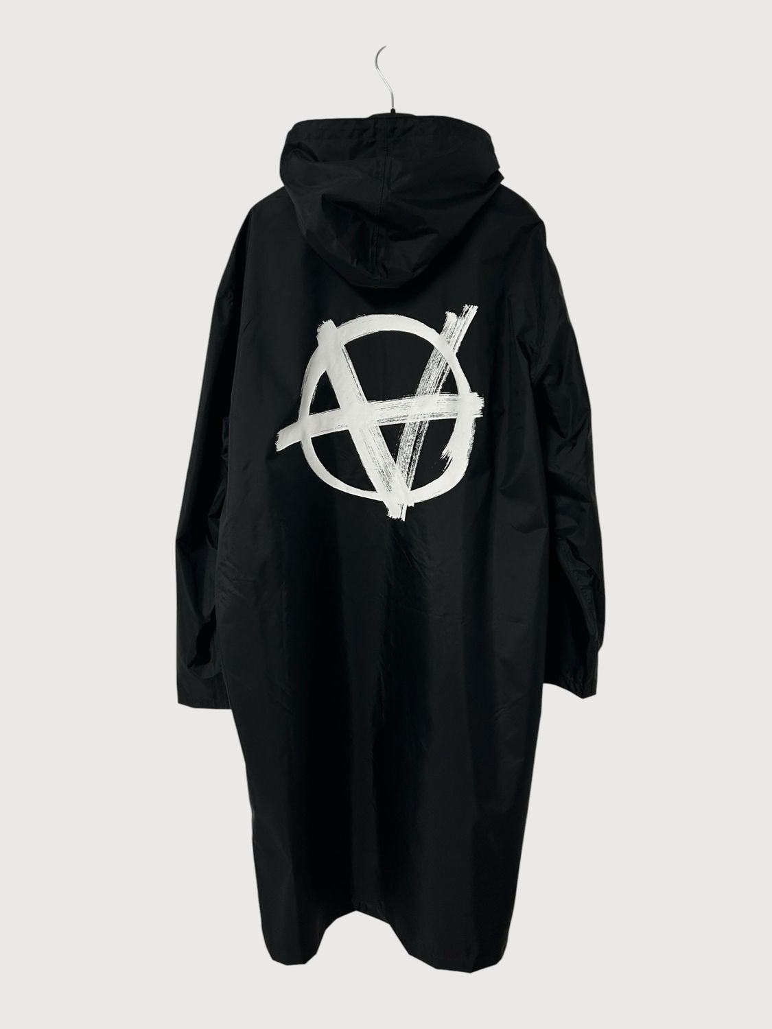 Vetements FW19 anarchy logo raincoat