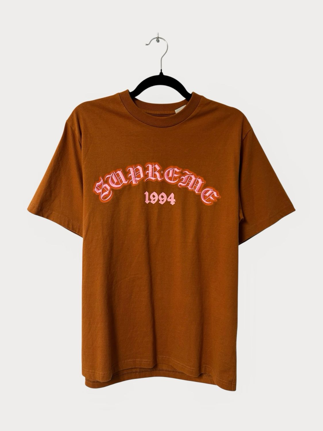 Supreme  SS22 Old English Glow S/S Top Brown