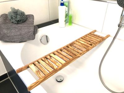 Badewannenablage aus Olivenholz