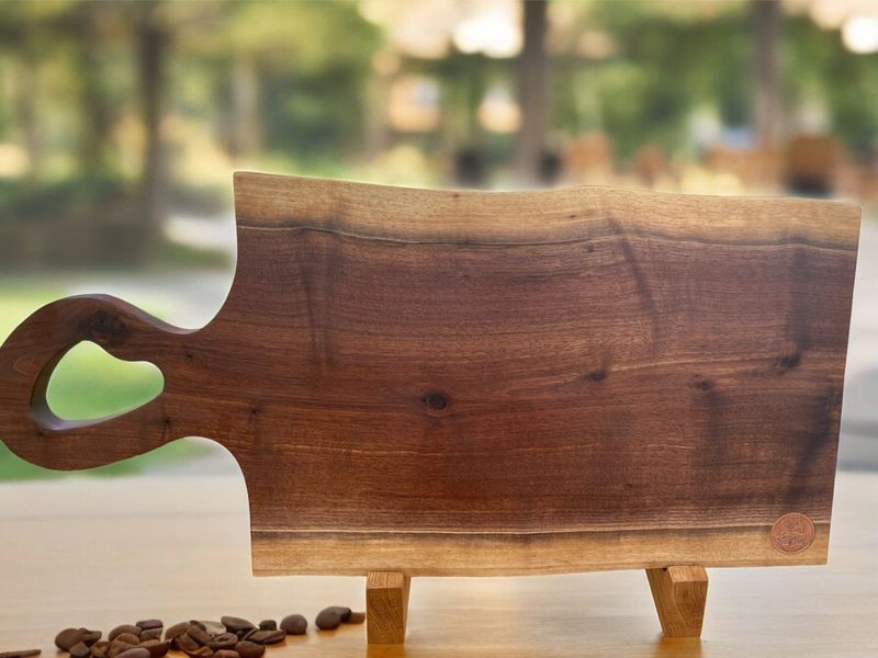 Planche à repas en bois de Noyer