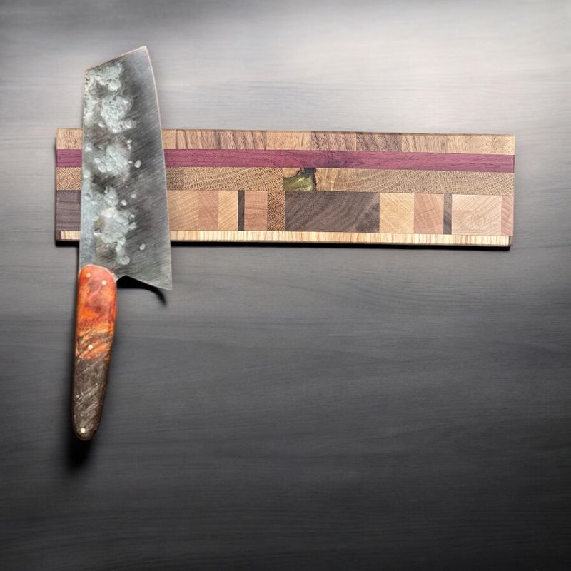 Support à couteaux magnétique en bois de Chêne, Noyer, Frêne, Cerisier et PurpleHeart - bois exotique-.