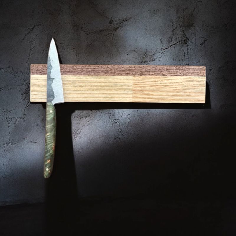 Support à couteaux magnétique en bois de Frêne et Noyer (edge grain).