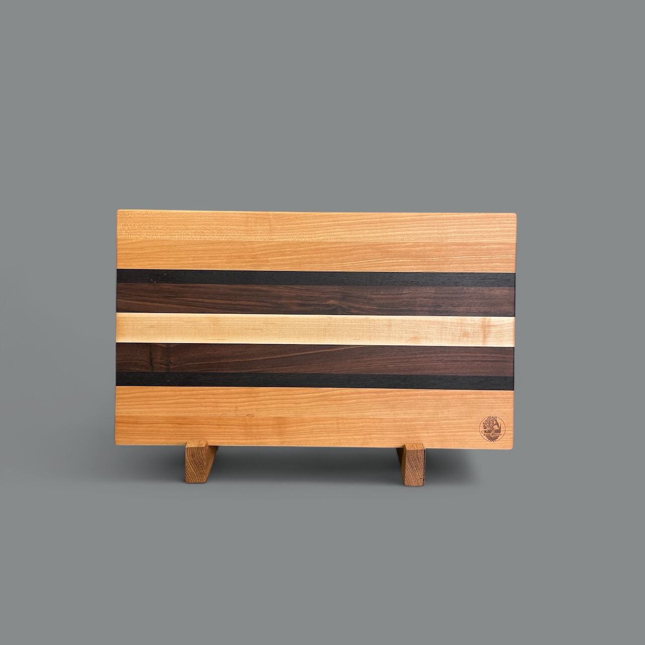 Planche à découper en bois de Cerisier, Noyer, Érable et Wengé (bois exotique). Fait en côtés de planches (edge grain).