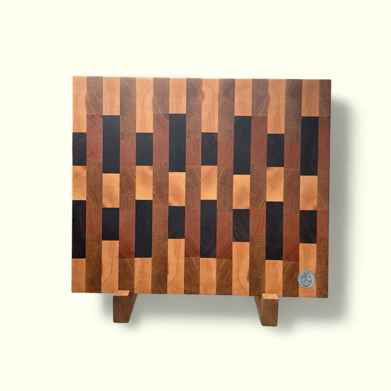 (Grand) Plan de travail en bois de Frêne, de Chêne, de Noyer et d'Érable.Fait en bouts de planches (end grain).