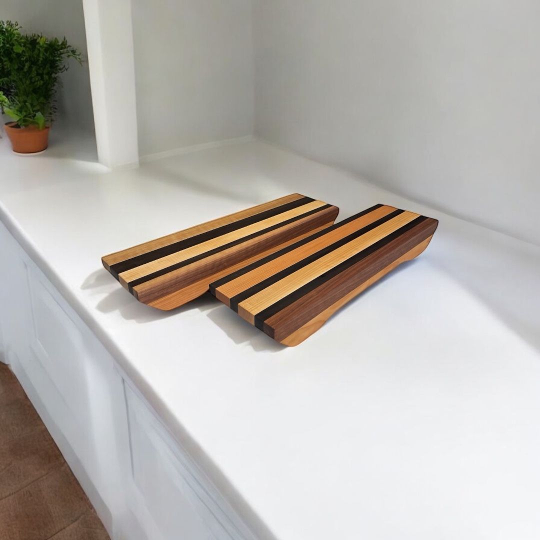 Ensemble de 2 Planches à sushis en bois de Noyer, de Cerisier, d'Érable et de Wengé (edge grain).
