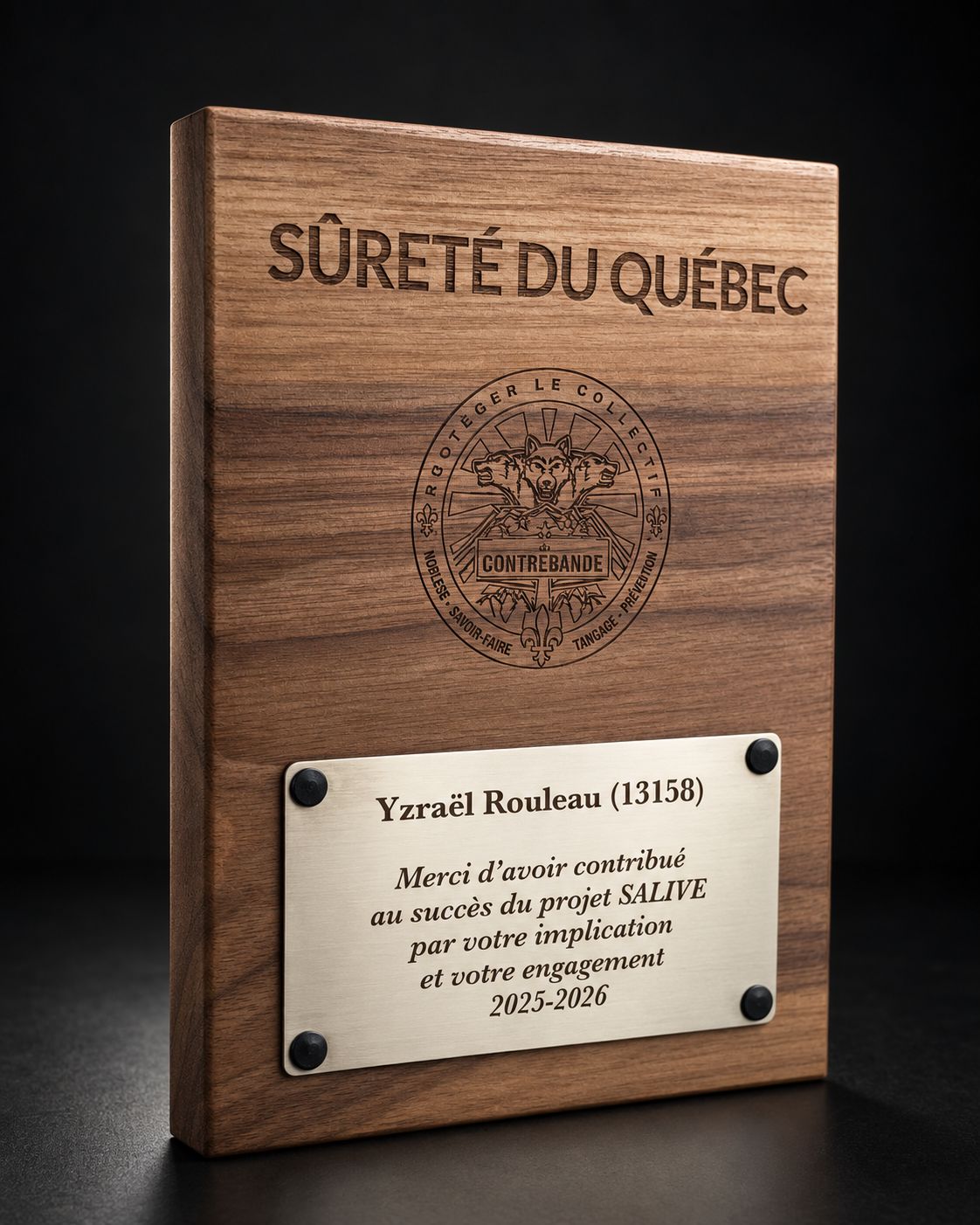 Plaque de reconnaissance en Noyer.