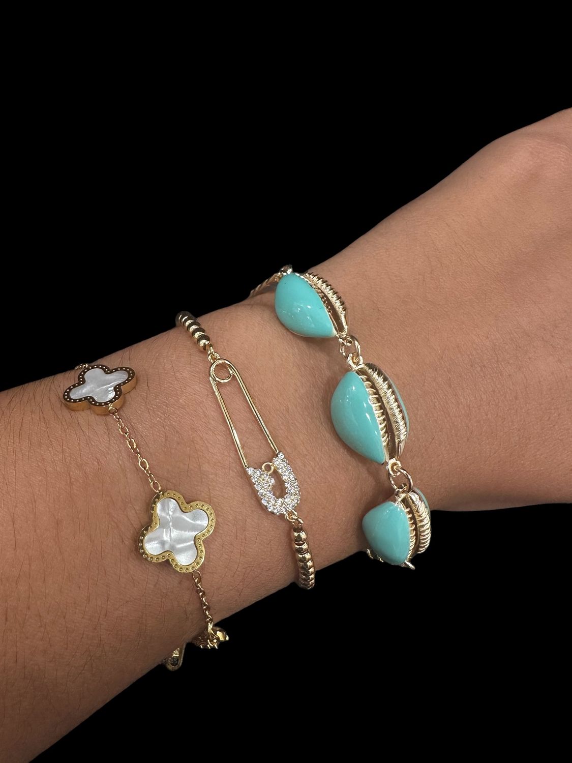 Shell Vibes Only Bracelet (teal)
