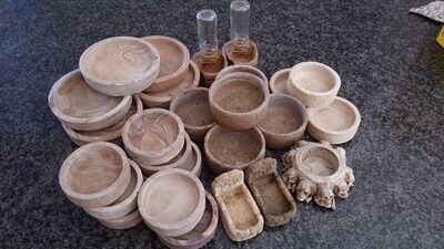 Preloved Bowls, Feeding dishes & Hides - various sizes