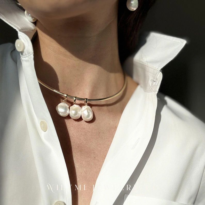 WILYMI / CLARITY TRIPLE PEARL TUBE CHOKER