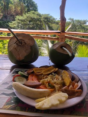 Tasting Tour &amp; Farm-to-Table Dining