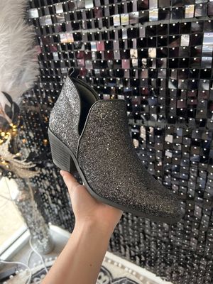 Corkys black boots- crackling