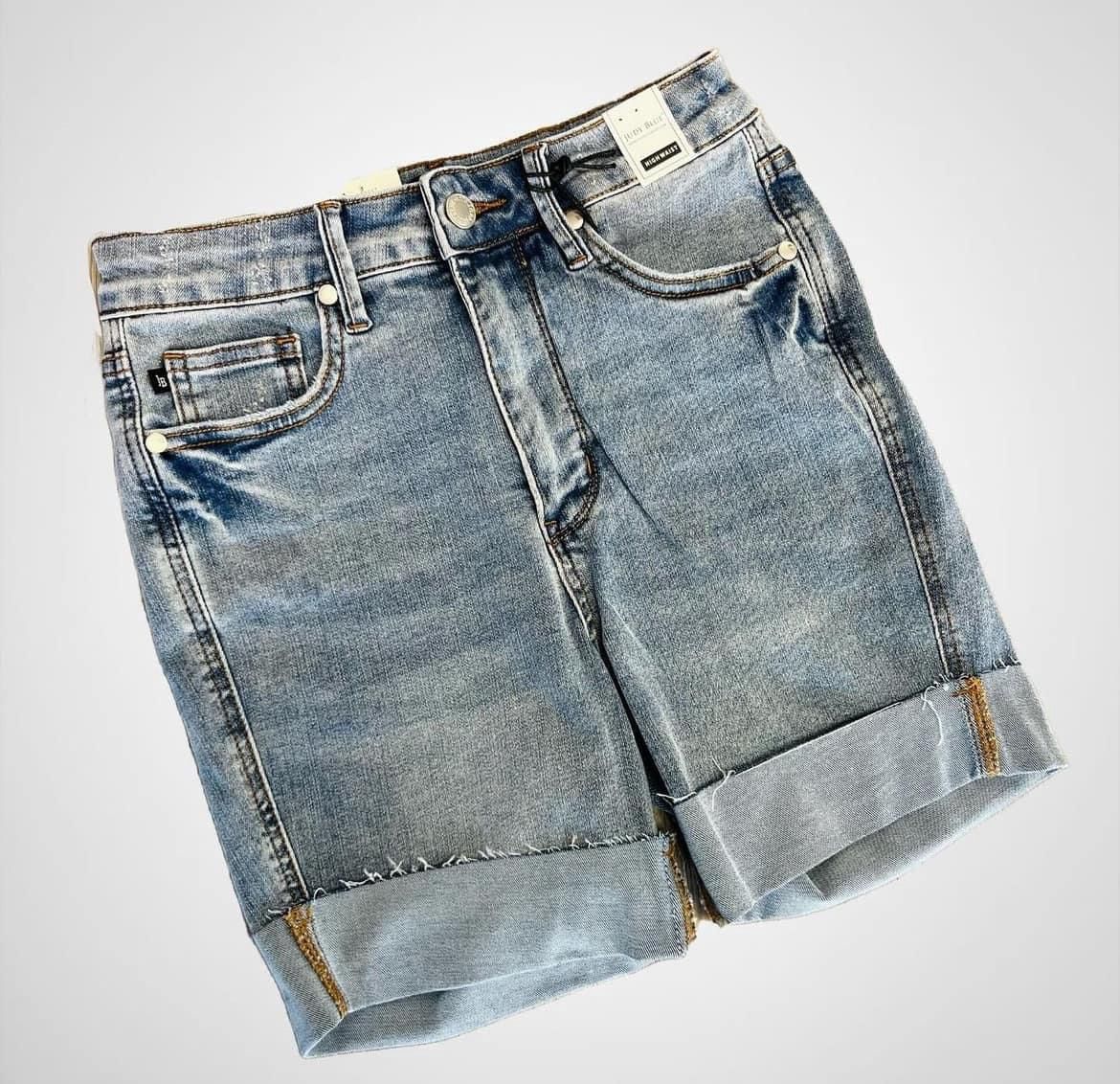 Judy blue light washed blue jean shorts. Curvy.