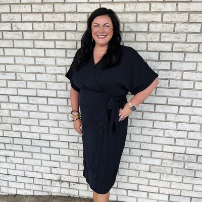 She + Sky - Curvy Black Short Sleeve Woven Surplice Wrap Midi Dress with Side Tie