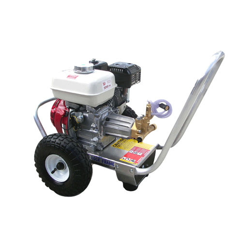 Honda GX 200 Engine - Portable - 2.8GPM-3200PSI - Triplex Pump - 25&#39; Attachment Kit