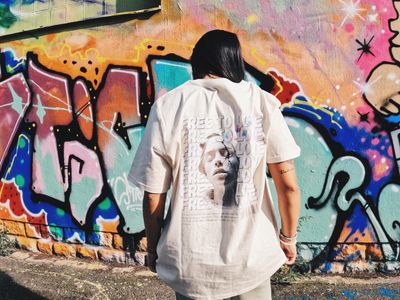 T-Shirt &quot;FREE TO LOVE&quot;