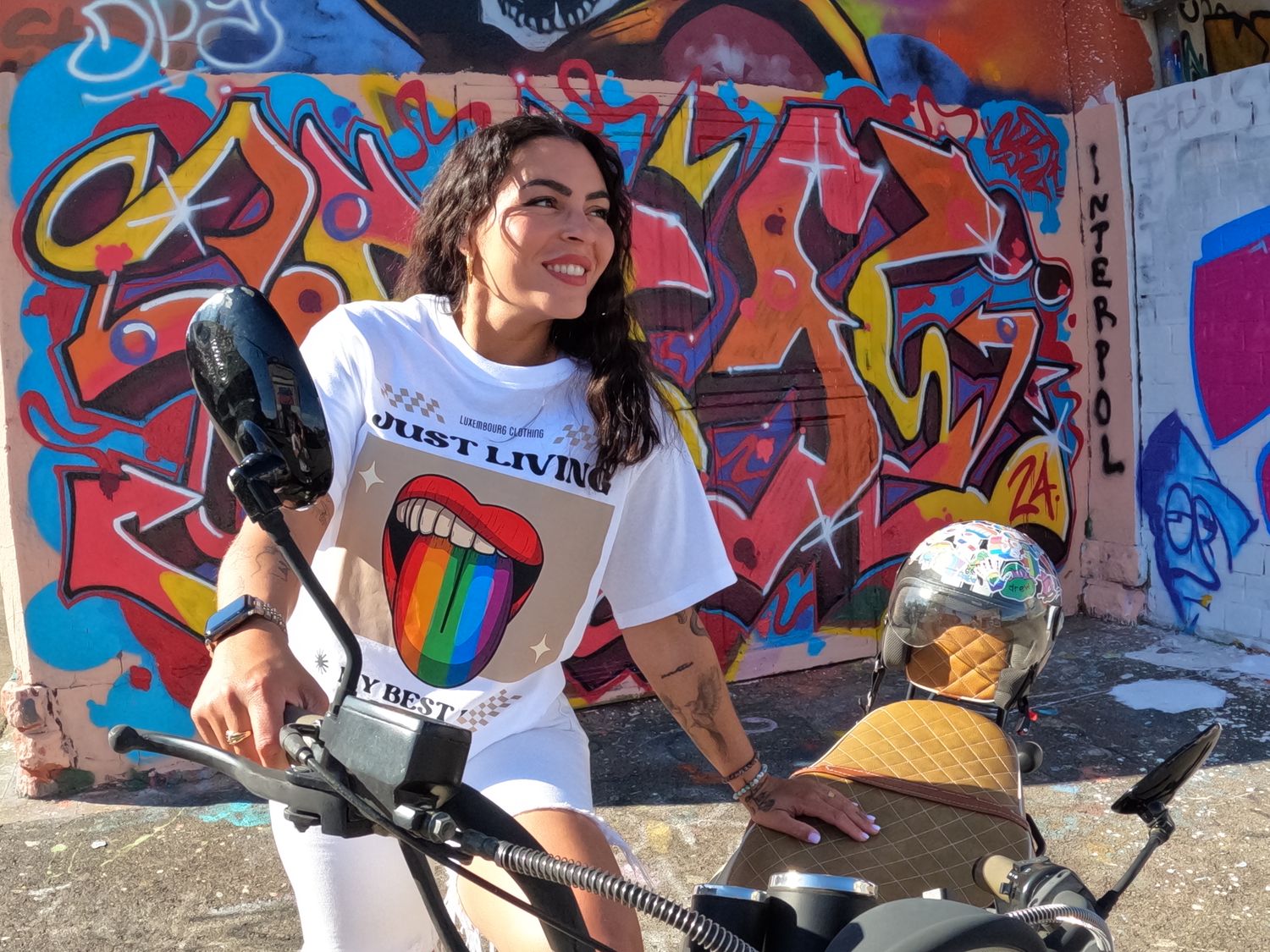 T-Shirt Basic - JUST LIVING MY BEST LIFE
