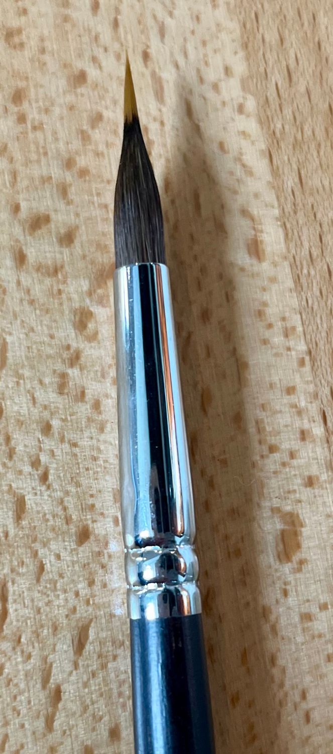 Pincel-brocha con punta fina