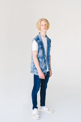 AMOSTRA. Casaco jeans sem mangas