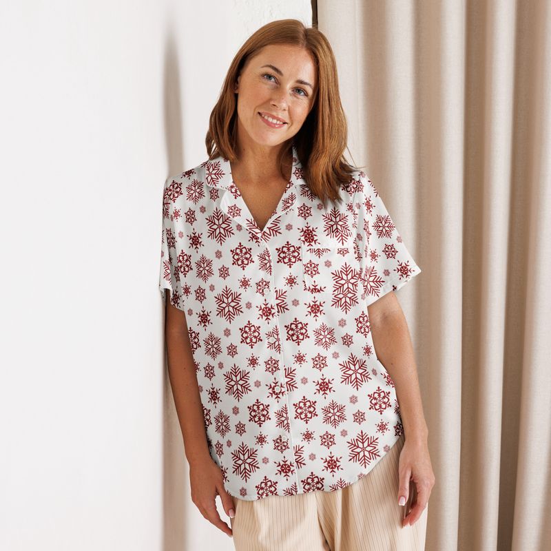 Snowflakes women’s short sleeve pajama top