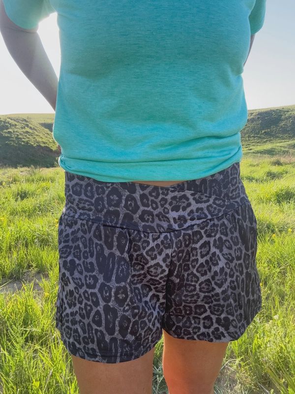 Night Leopard Shorts