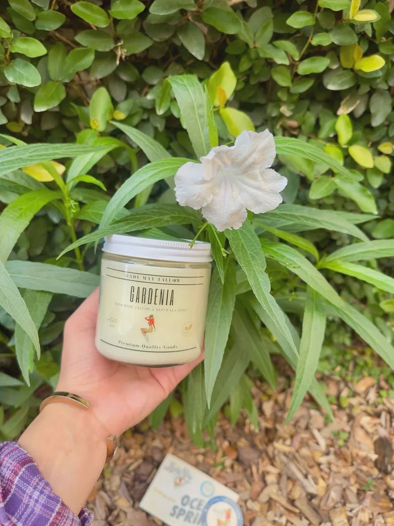 Clean-Burning Gardenia Tallow and Beeswax Candle