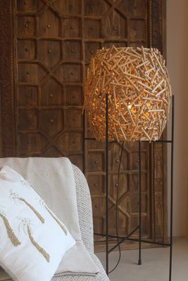 Drijfhout lamp op standaard