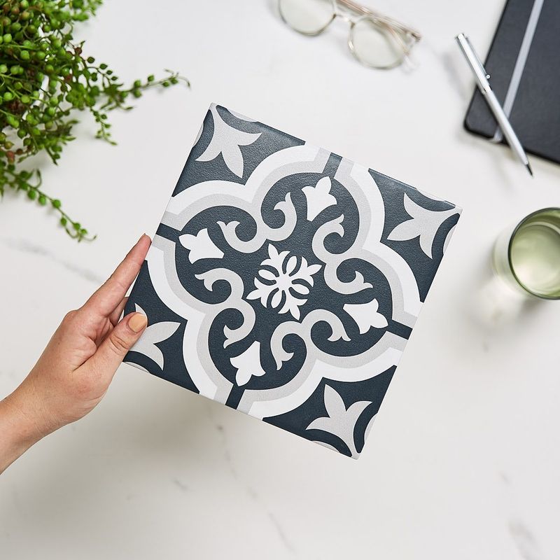 PICASSO BRAGA BLACK AND WHITE DF205 200 X 200 X 8.5MM