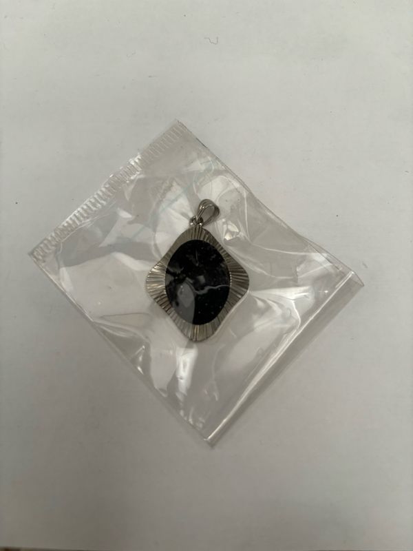 Colgante Negro y Plateado