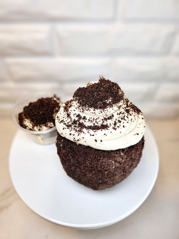 Oreo Cheesecake Stuffed Caramel Apple