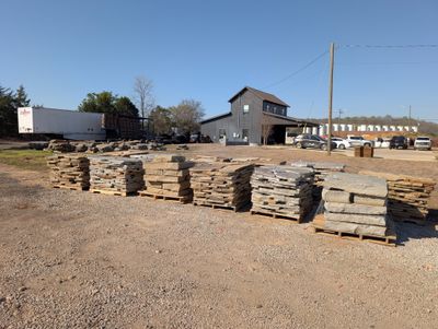 FLAGSTONE-OKLAHOMA BROWN (2 TON PALLET) FLAGSTONE-OKLAHOMA BROWN (2 TON PALLET)