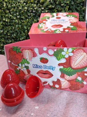 Strawberry 🍓 lip balm
