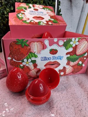 Strawberry 🍓 lip balm