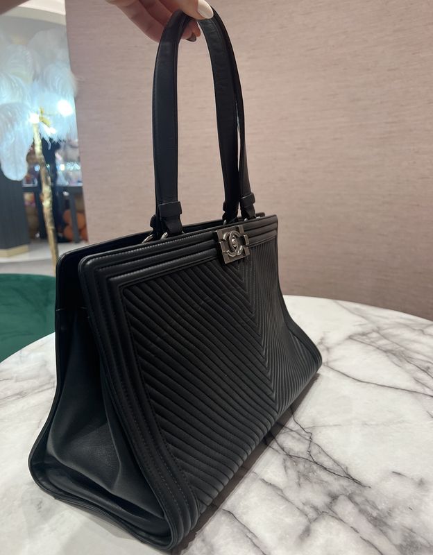 Pre-Owned Chanel Chevron Boy Tote in Black Calfskin and Ruthenium Hardware