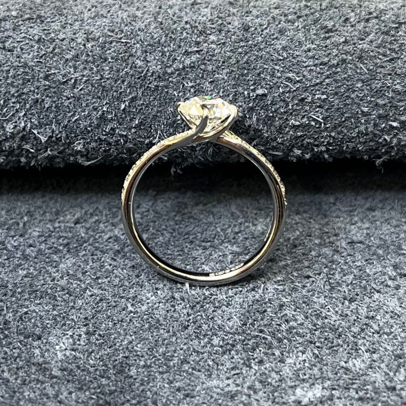 Platinum 1.26ct H Si1 Diamond Ring