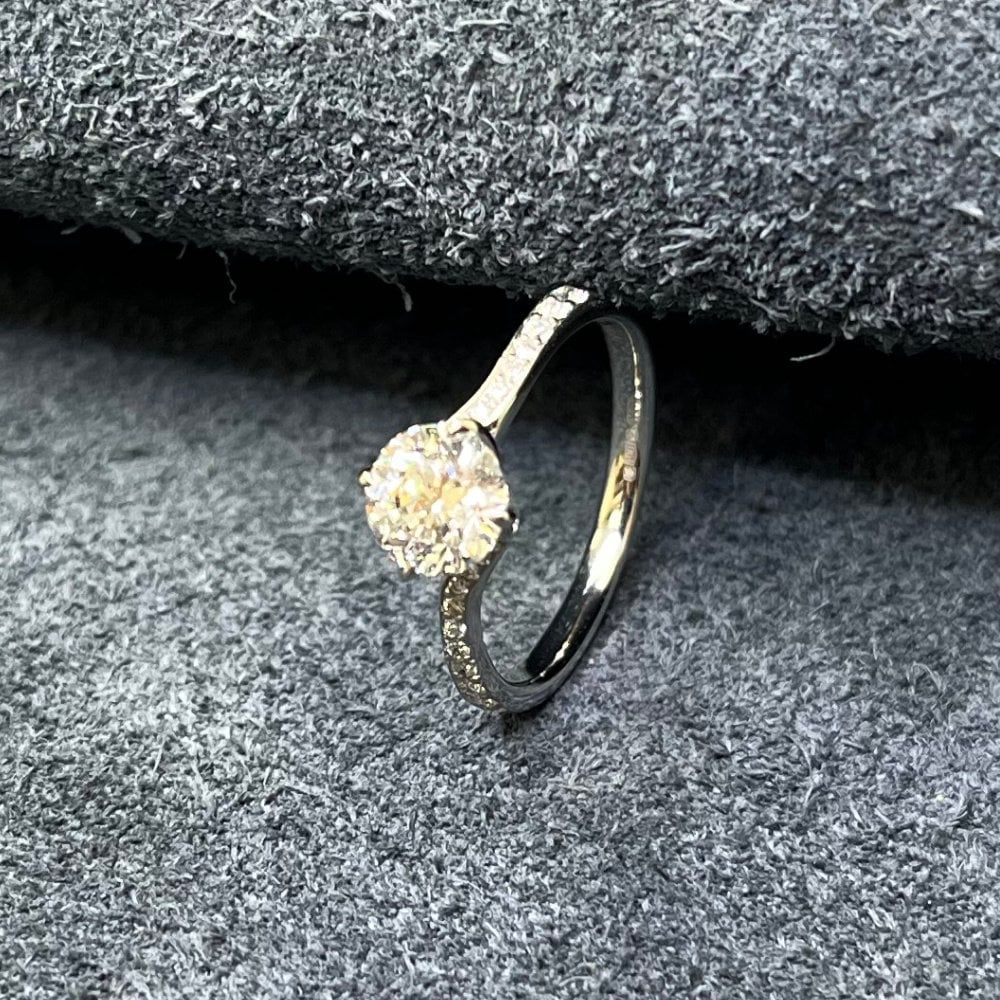 Platinum 1.26ct H Si1 Diamond Ring