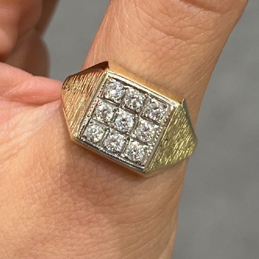 Pre-Owned 9ct Yellow Gold CZ Ring
