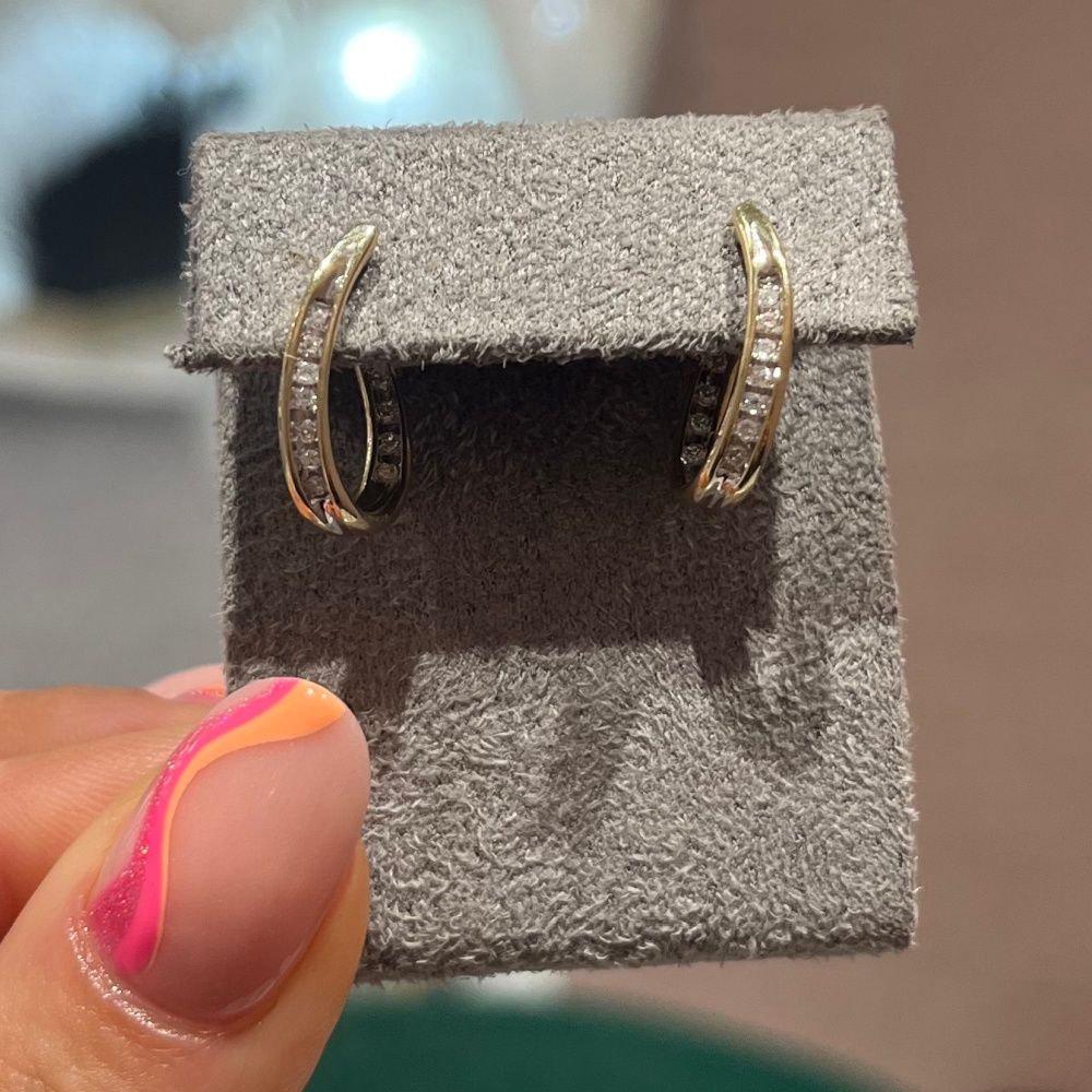 Pre-Owned 9ct Yellow Gold 0.15ct Diamond Hoop Twist Earrings
