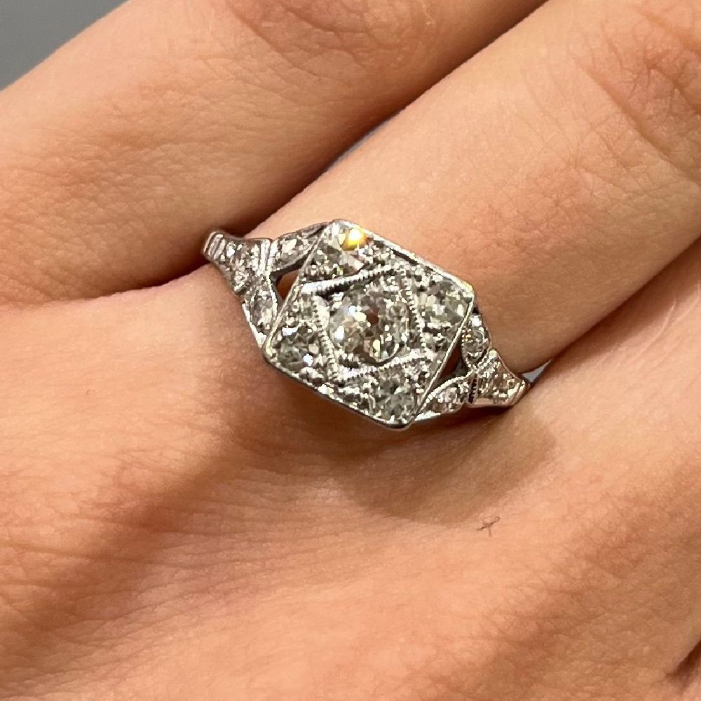 Pre-Owned Platinum 0.40ct Old European Cut Diamond Cluster Ring