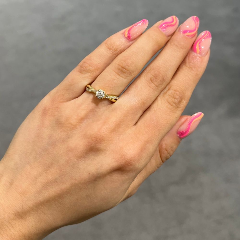 18ct Yellow Gold 0.32ct Diamond Twisted Band Solitaire Ring