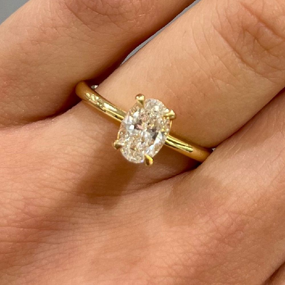 18ct Yellow Gold 1.00ct Oval Diamond Solitaire Ring