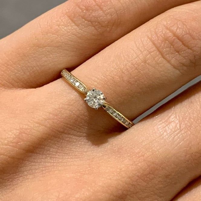 9ct Yellow Gold 0.17ct Diamond Solitaire with 0.15ct Diamond Shoulders G SI