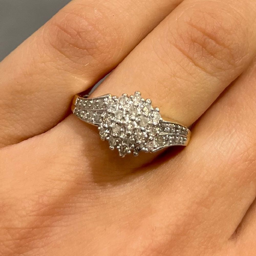 Pre-Owned 9ct Yellow Gold 0.33ct Diamond Cluster Ring