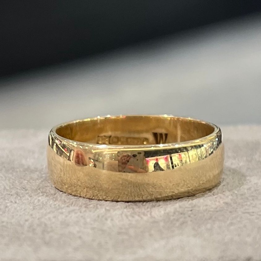 Pre-Owned 9ct Yellow Gold 7mm Court Wedding Band