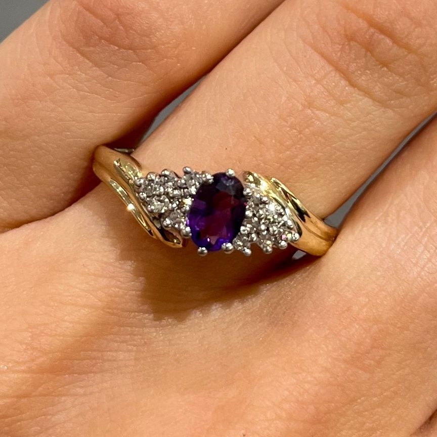 Pre-Owned 9ct Yellow Gold Amethyst &amp; Diamond Ring