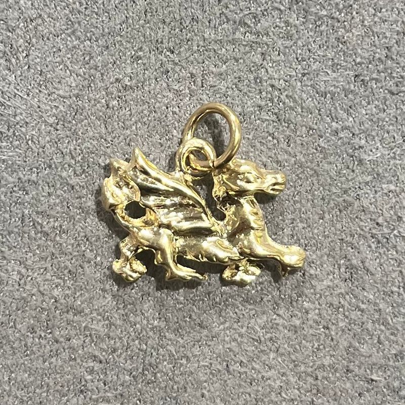Pre-Owned 9ct Yellow Gold Welsh Dragon Charm 2.3g Pre-Owned 9ct Yellow Gold Welsh Dragon Charm 2.3g