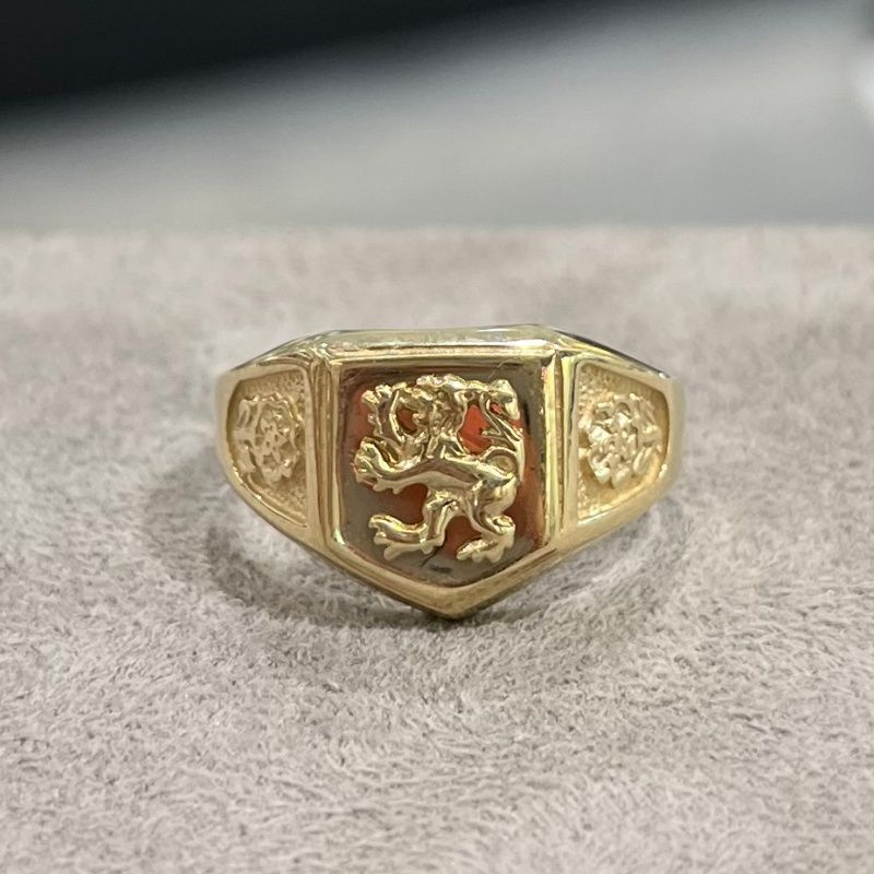 Pre-Owned 9ct Yellow Gold English Lion Ring