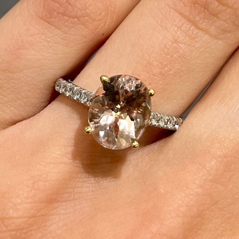18ct White Gold 2.37ct Morganite &amp; 0.19ct Diamond Ring