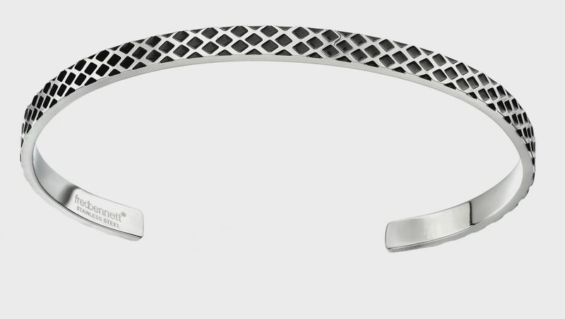 Men&#39;s Stainless Steel Embossed Stainless Steel Cuff
