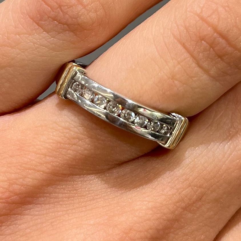 Pre-Owned 14ct White Gold 0.25ct Diamond Eternity Ring With Yellow Gold Detailing